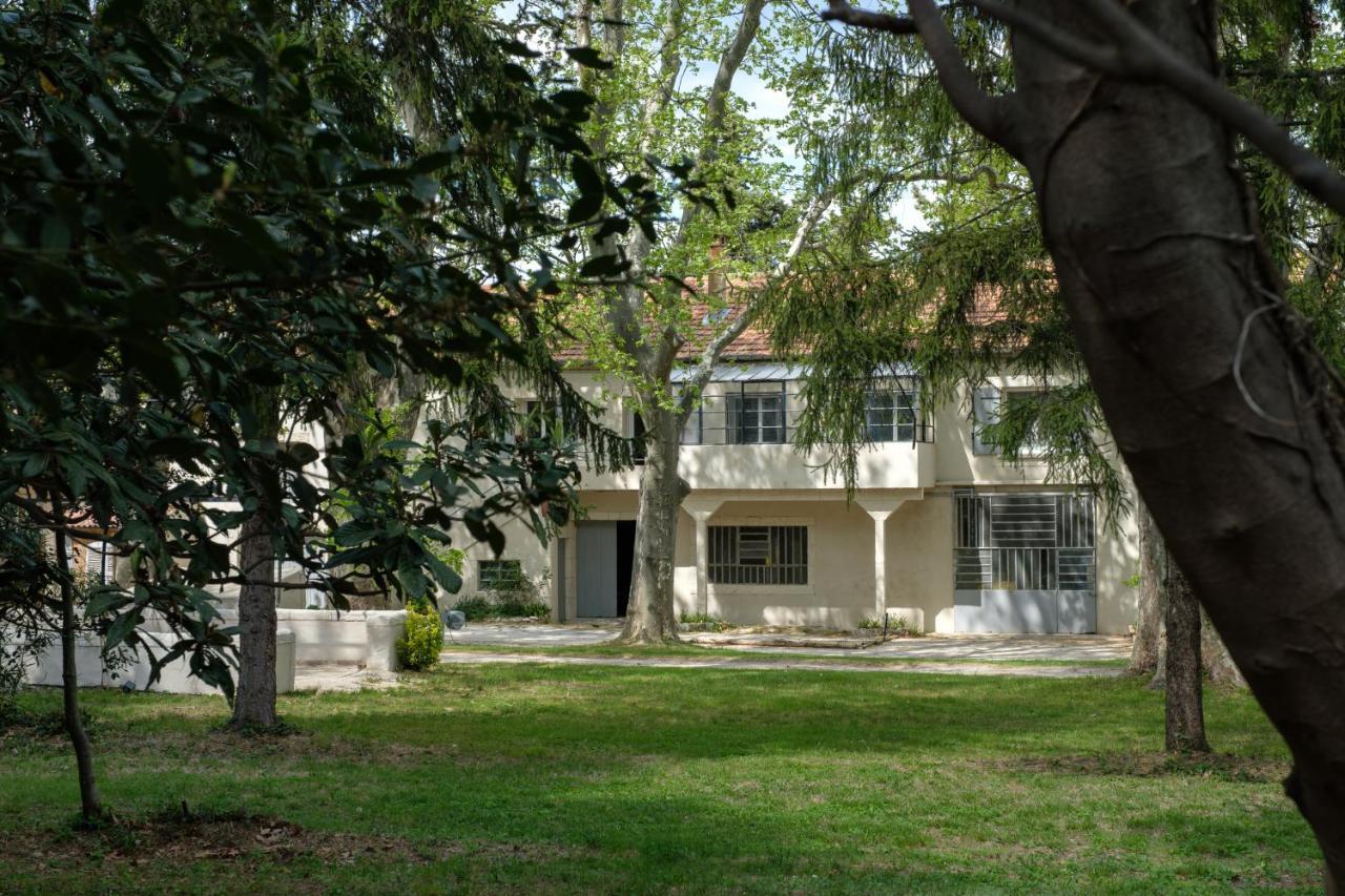 Mas Neuf De Romanin : Mas Provencal Familial Saint-Remy-de-Provence Exterior photo