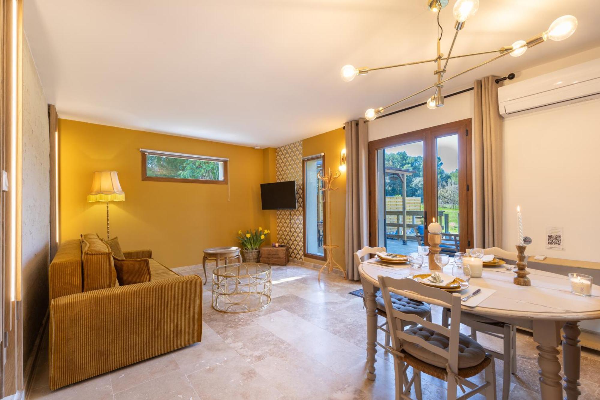 Mas Neuf De Romanin : Mas Provencal Familial Saint-Remy-de-Provence Room photo
